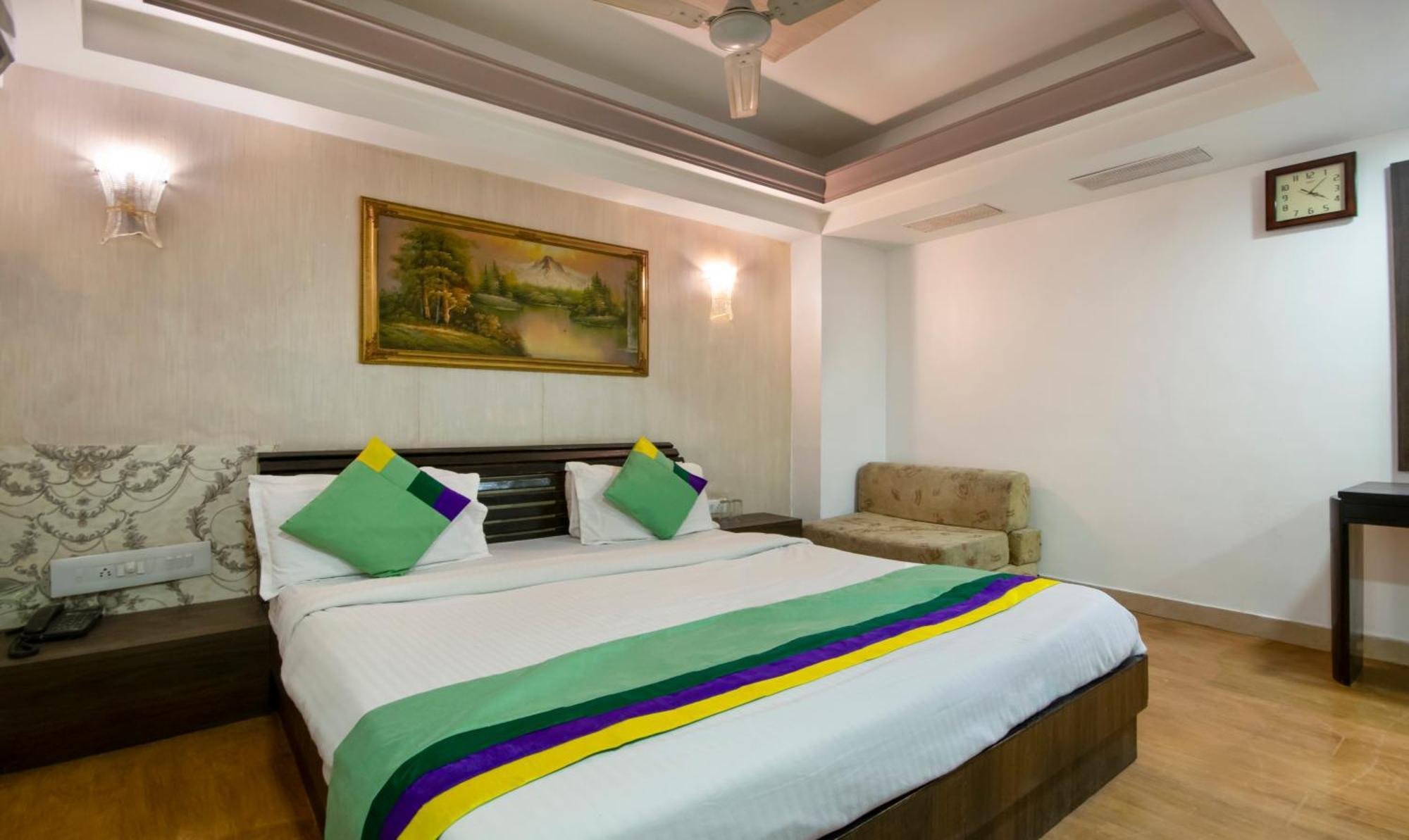 Itsy Hotels Shree Krishna Palace Ahmedabad Bagian luar foto