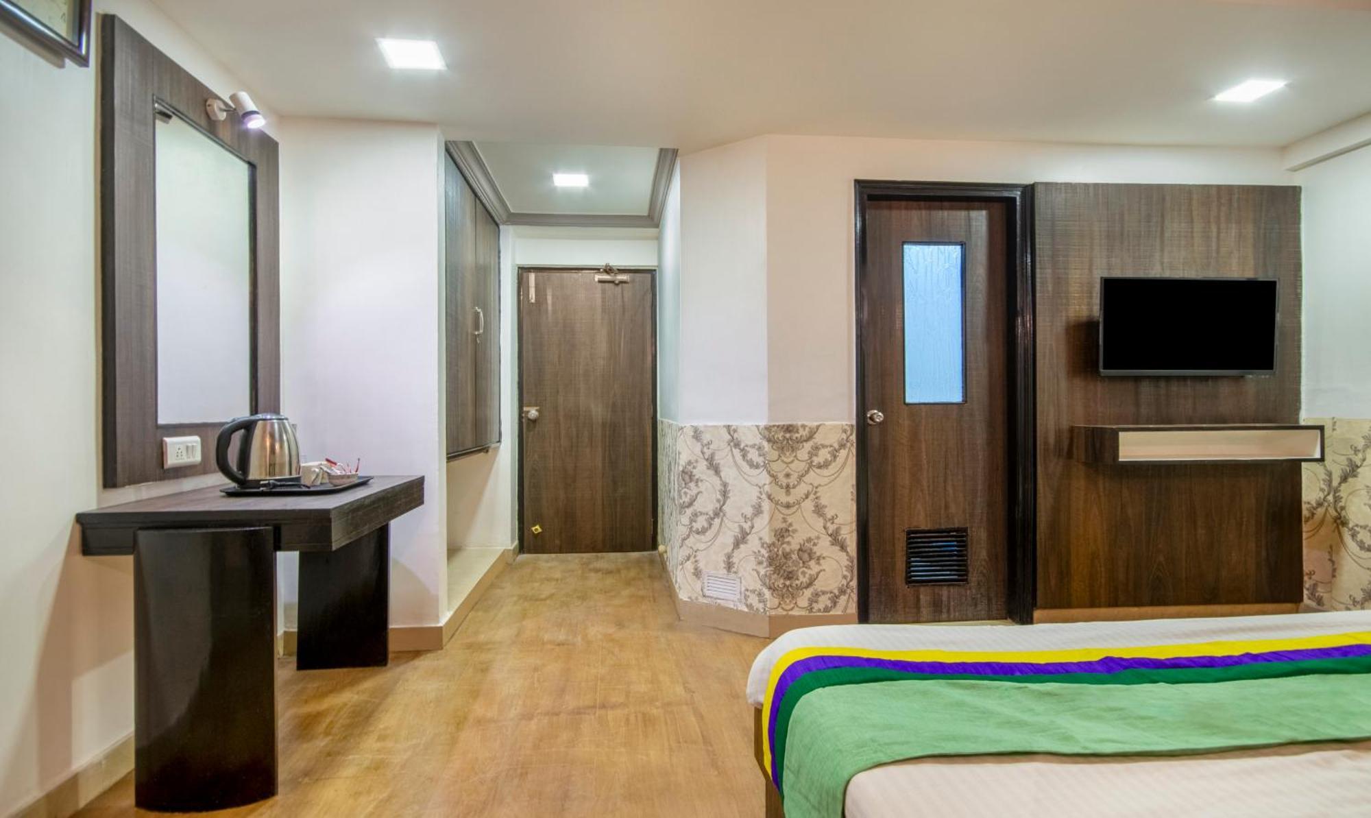 Itsy Hotels Shree Krishna Palace Ahmedabad Bagian luar foto