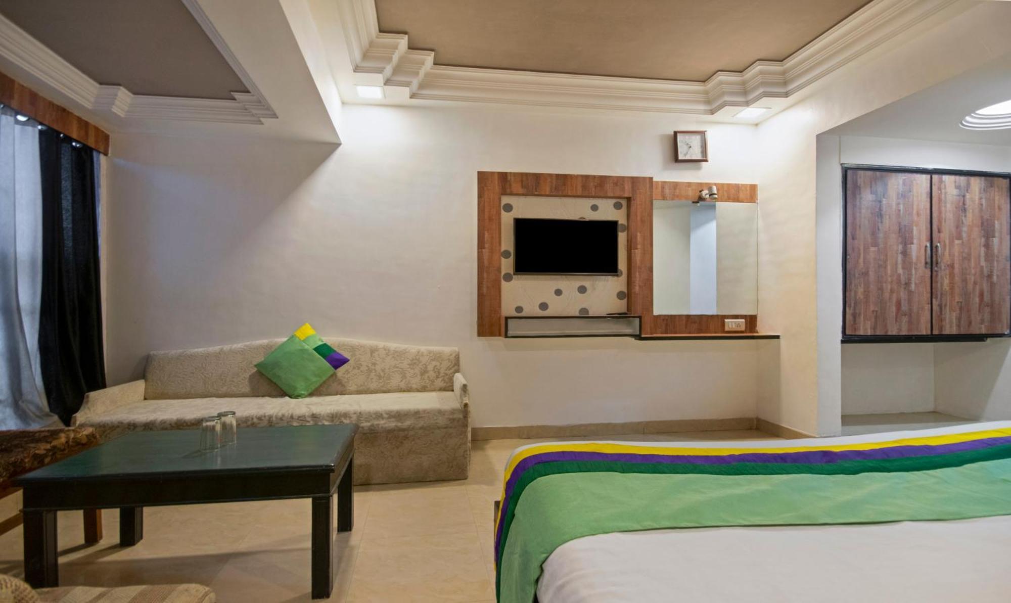 Itsy Hotels Shree Krishna Palace Ahmedabad Bagian luar foto