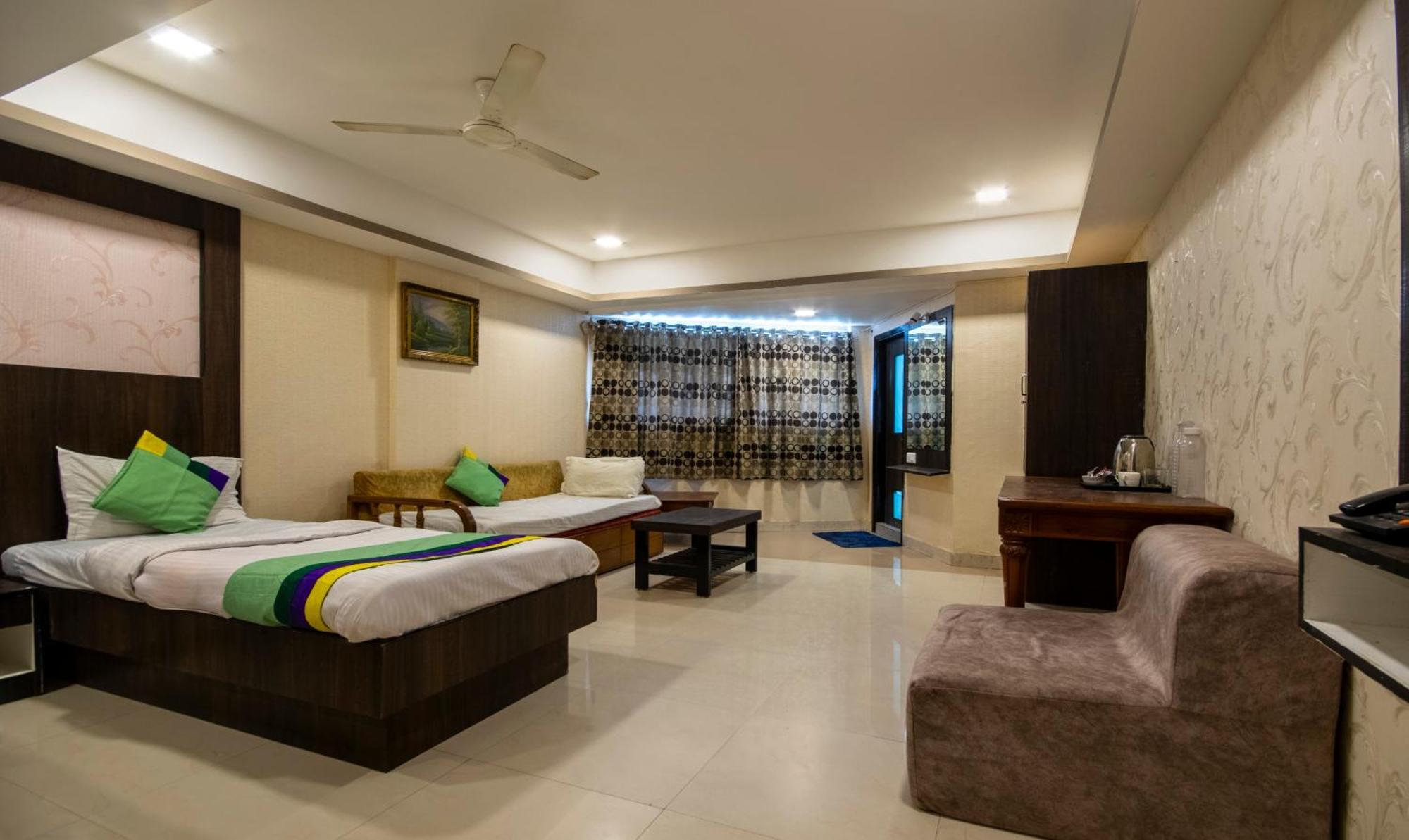 Itsy Hotels Shree Krishna Palace Ahmedabad Bagian luar foto