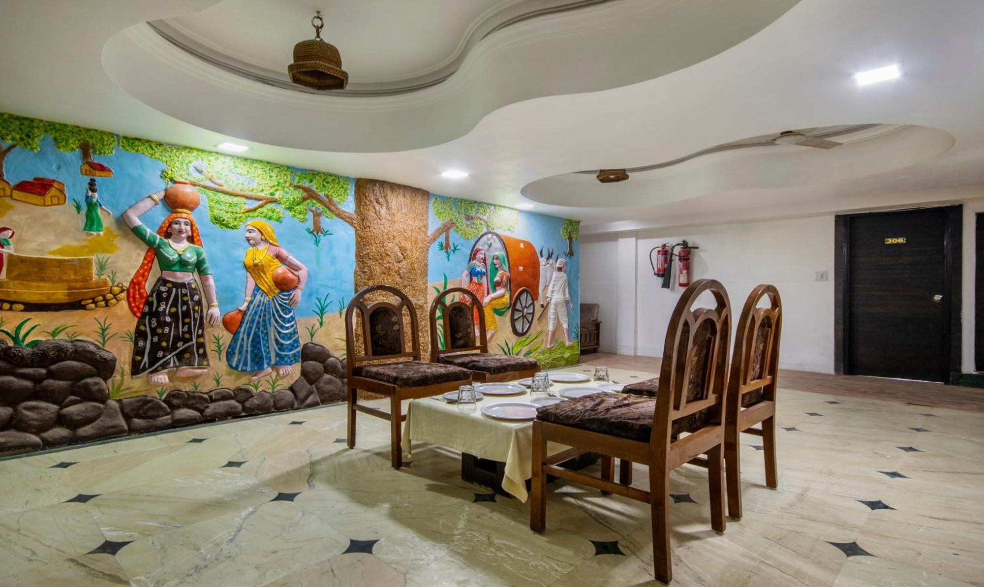 Itsy Hotels Shree Krishna Palace Ahmedabad Bagian luar foto