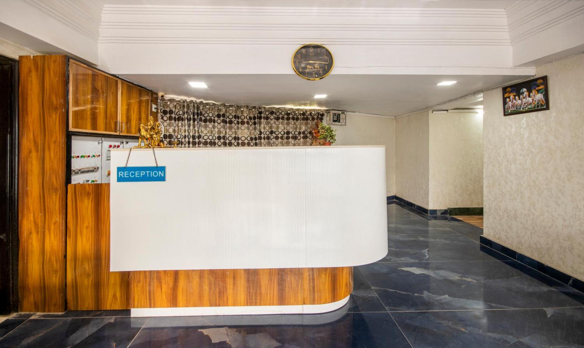 Itsy Hotels Shree Krishna Palace Ahmedabad Bagian luar foto